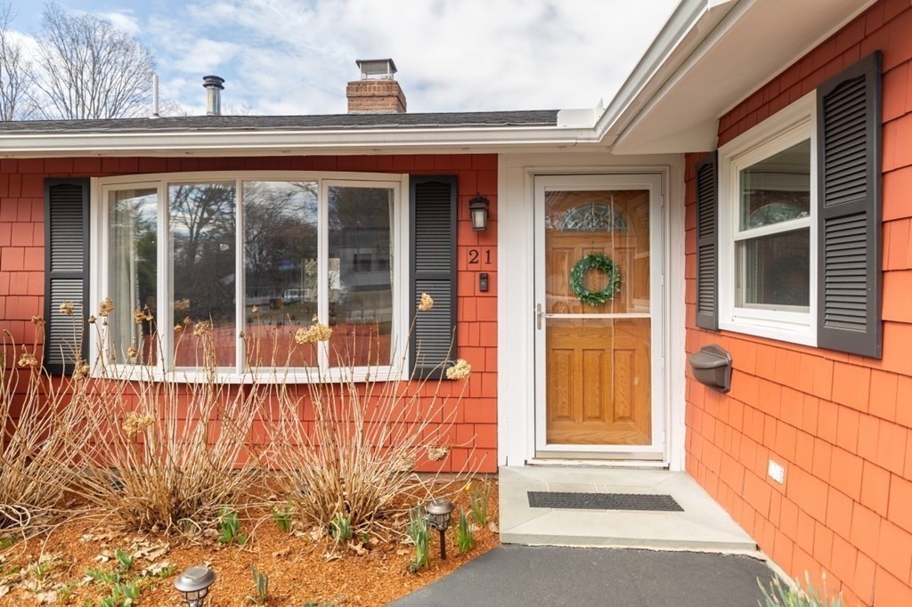 21 Lariviere Road Framingham, MA 01701 - Photo 5 of 42 Gallery Image 5