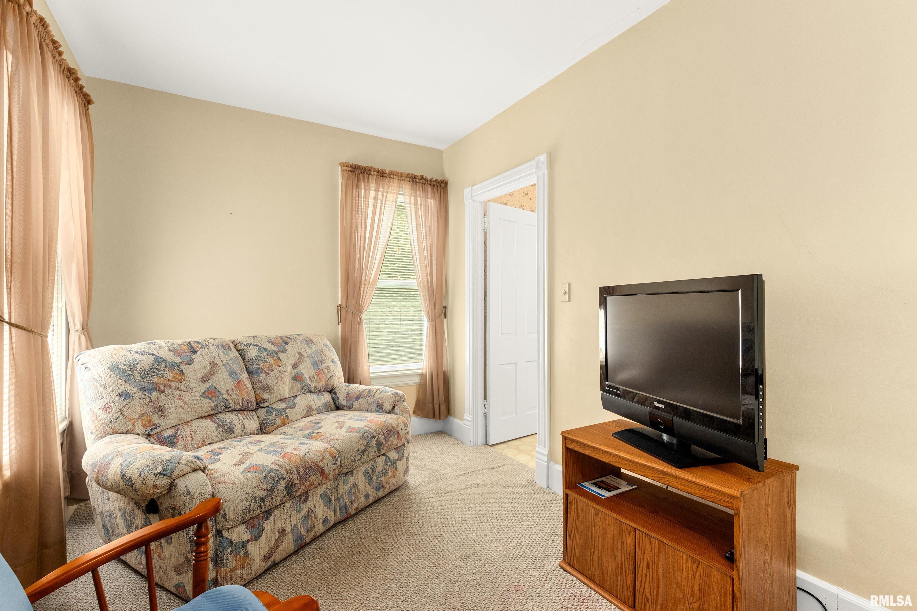 403 West Adams Street Washington, IL 61571 - Photo 34 of 43