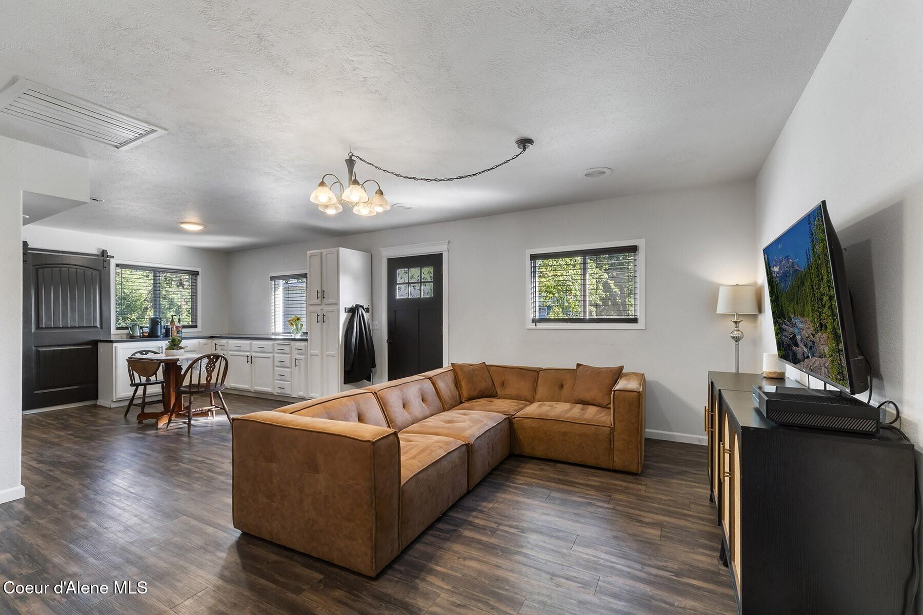 15544 North Gray Rathdrum, ID 83858 - Photo 9 of 40 Living Room