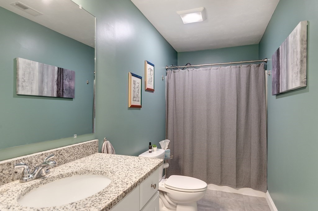 19 Hunters Court Sutton, MA 01590 - Photo 13 of 21