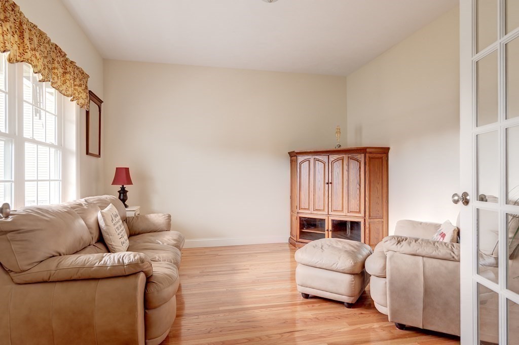 19 Hunters Court Sutton, MA 01590 - Photo 14 of 21
