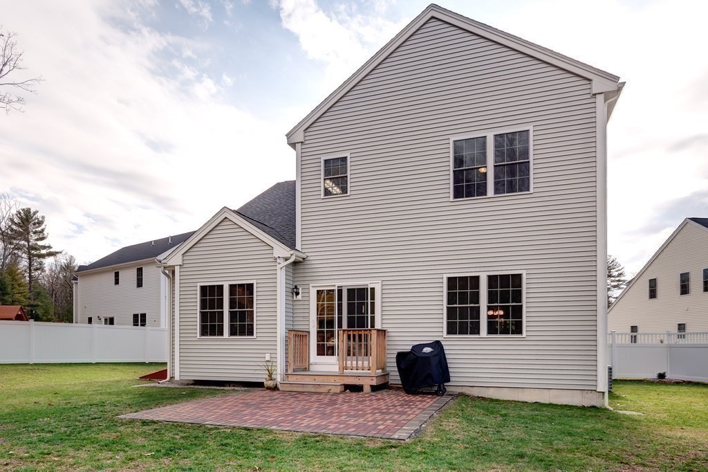 19 Hunters Court Sutton, MA 01590 - Photo 17 of 21