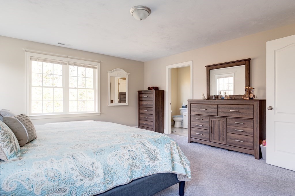 19 Hunters Court Sutton, MA 01590 - Photo 9 of 21