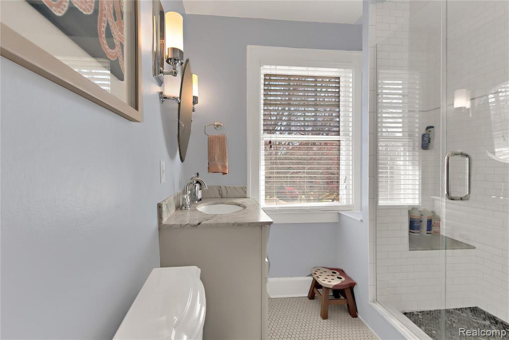 1317 Bishop Road Grosse Pointe Park, MI 48230 - Photo 34 of 42