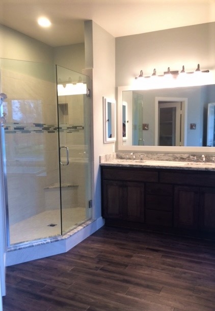 2507 Los Alisos South Fallbrook, CA 92028 - Photo 14 of 21 Spacious master bath with walk-in closet, separate shower & tub built for two.