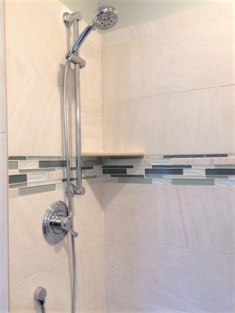 2507 Los Alisos South Fallbrook, CA 92028 - Photo 16 of 21 Master bath shower turn on is unique in one lever turns on water, the other controls the temperature