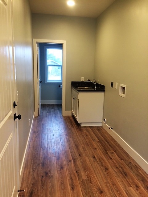 2507 Los Alisos South Fallbrook, CA 92028 - Photo 18 of 21 Over sized laundry room...