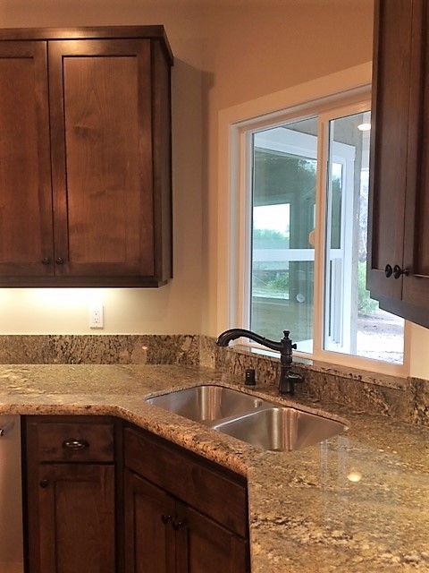 2507 Los Alisos South Fallbrook, CA 92028 - Photo 6 of 21 Beautiful accented hardware and lighting throughout