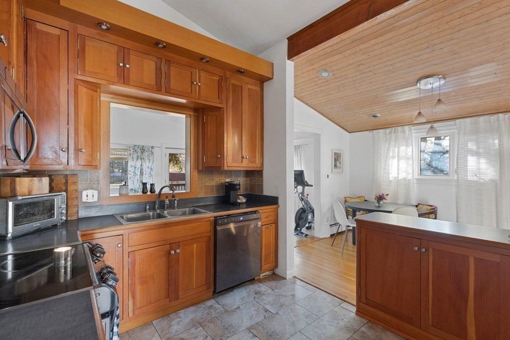 20 Mountain Road Burlington, MA 01803 - Photo 9 of 27 Gallery Image 9