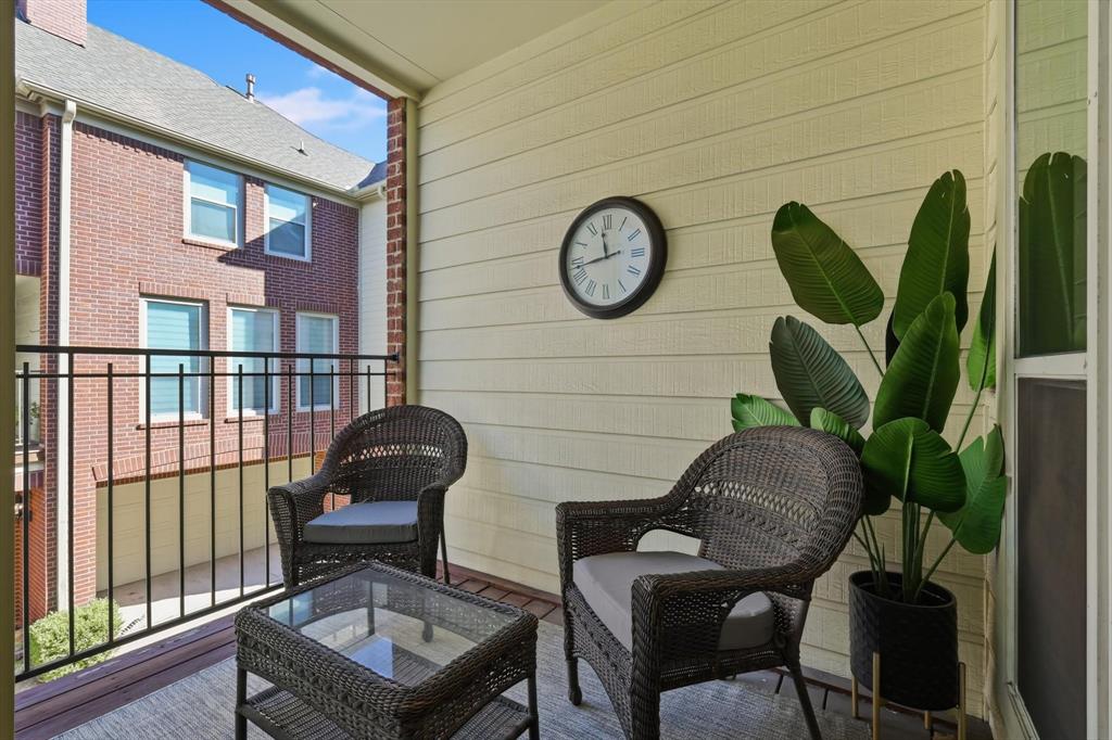 2615 Colby Street, Unit B Dallas, TX 75204 - Photo 19 of 39 Covered patio off living room
