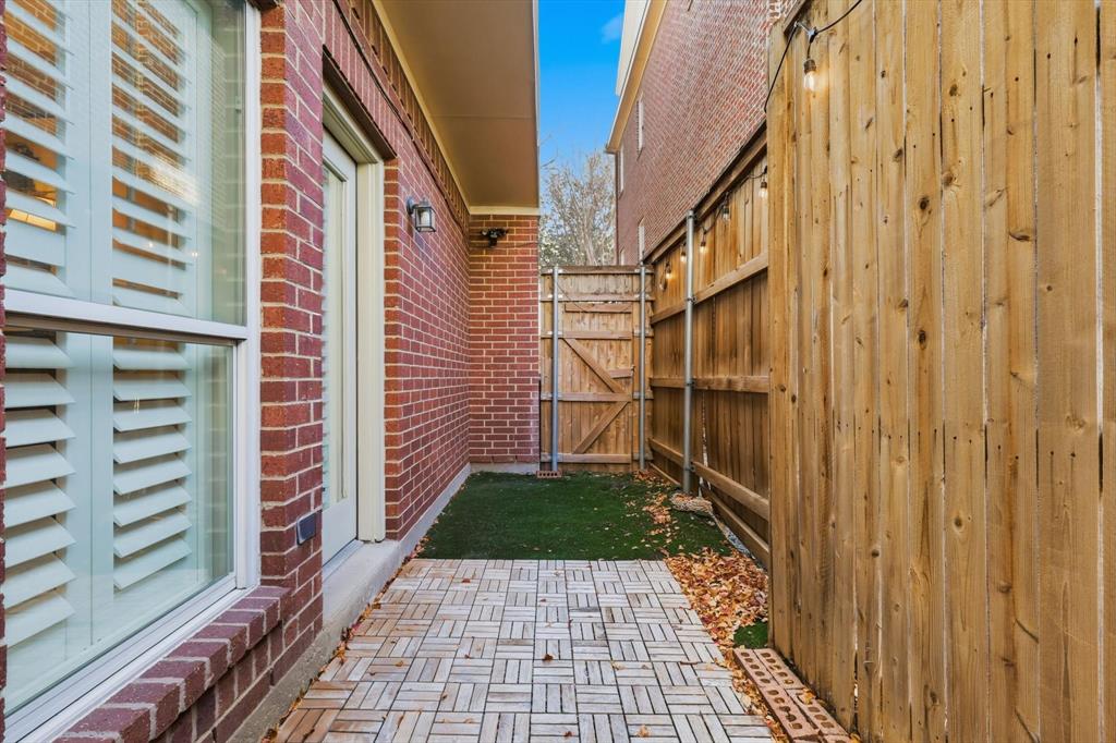 2615 Colby Street, Unit B Dallas, TX 75204 - Photo 31 of 39 door from 1st floor.