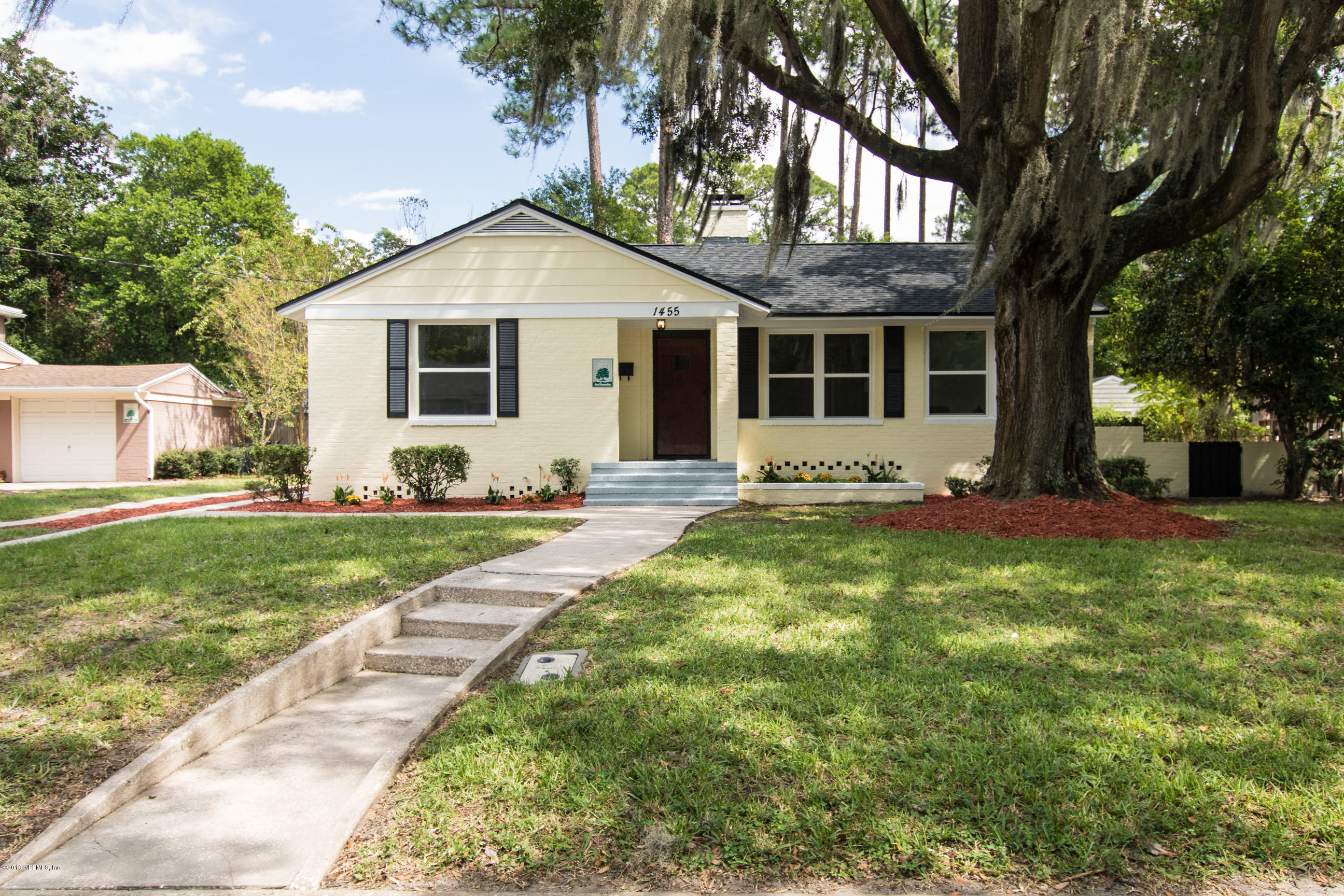 1455 Monticello Road Jacksonville, FL 32207 - Photo 1 of 25 1445 Monticello