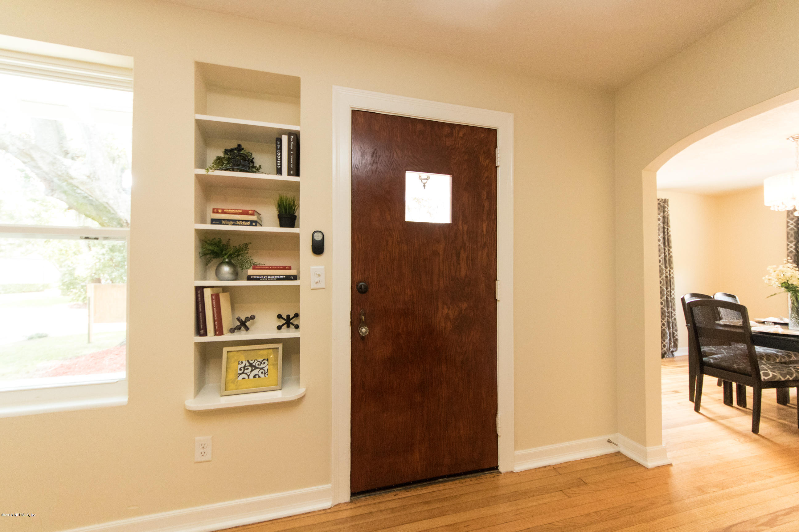 1455 Monticello Road Jacksonville, FL 32207 - Photo 6 of 25 Foyer