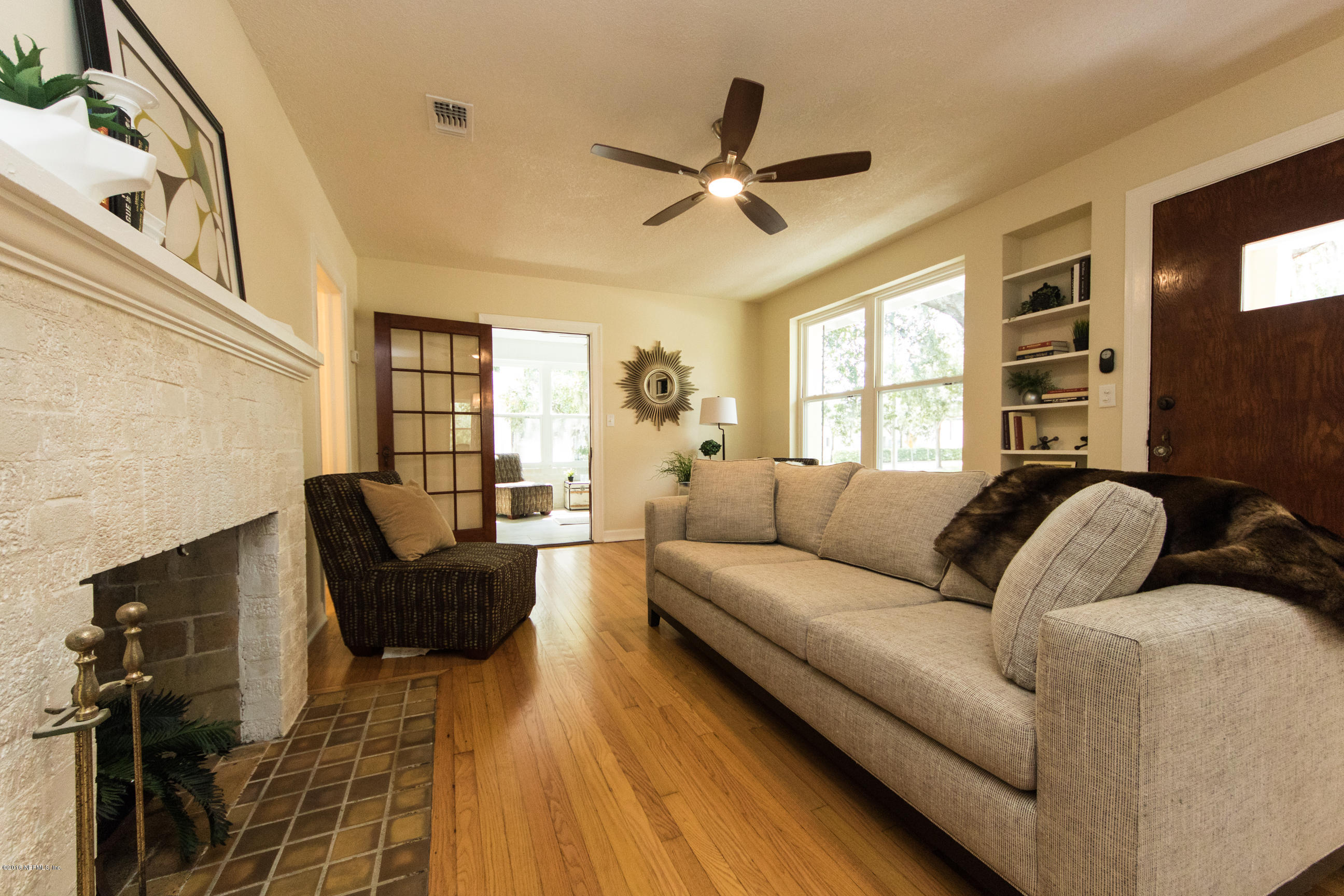 1455 Monticello Road Jacksonville, FL 32207 - Photo 8 of 25 Living Room 2nd View