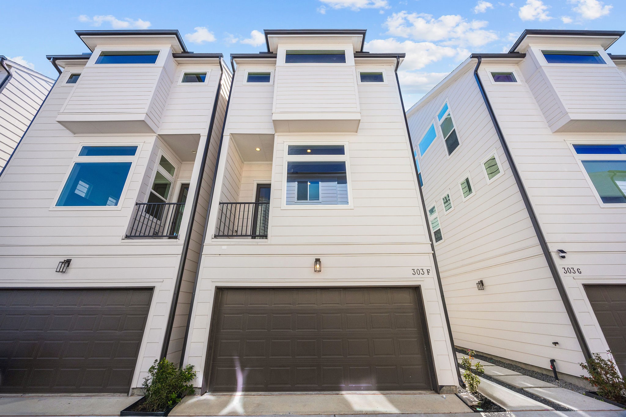 303 Marcella Street, Unit F Houston, TX 77091 - Photo 28 of 29 Another view of the exterior of the home