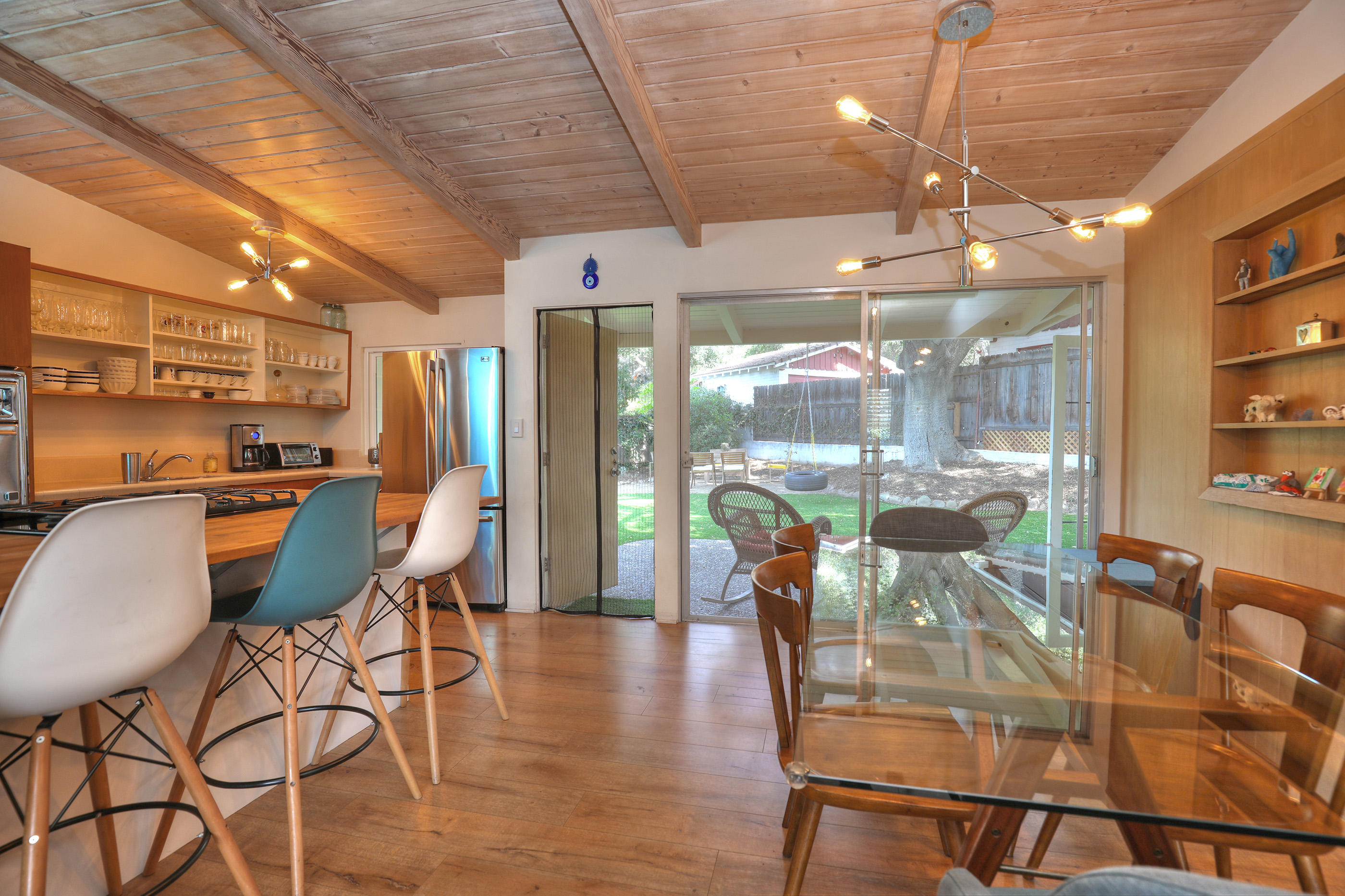2696 Foothill Road Santa Barbara, CA 93105 - Photo 6 of 20 Dining & Kitchen