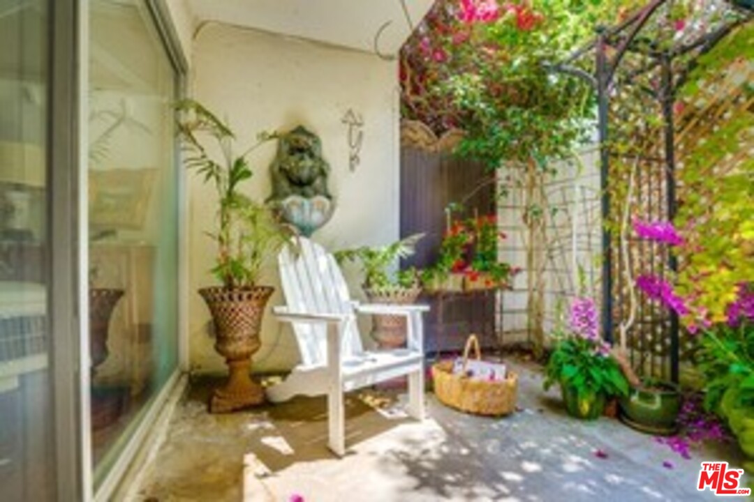 8227 Redlands Street, Unit 6 Playa del Rey, CA 90293 - Photo 10 of 11 Gallery Image 10