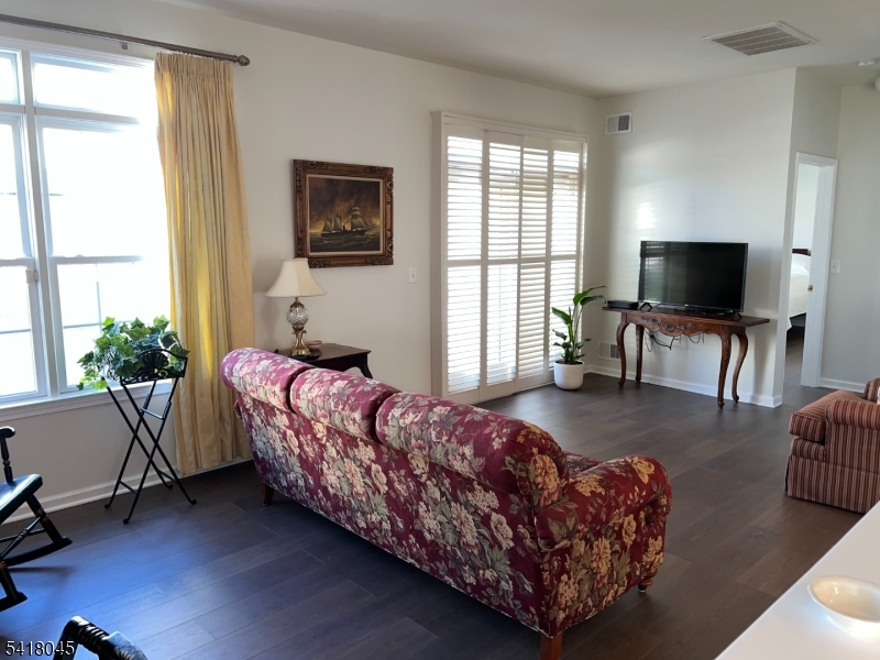 11 Stryker Road Somerset, NJ 08873 - Photo 9 of 18