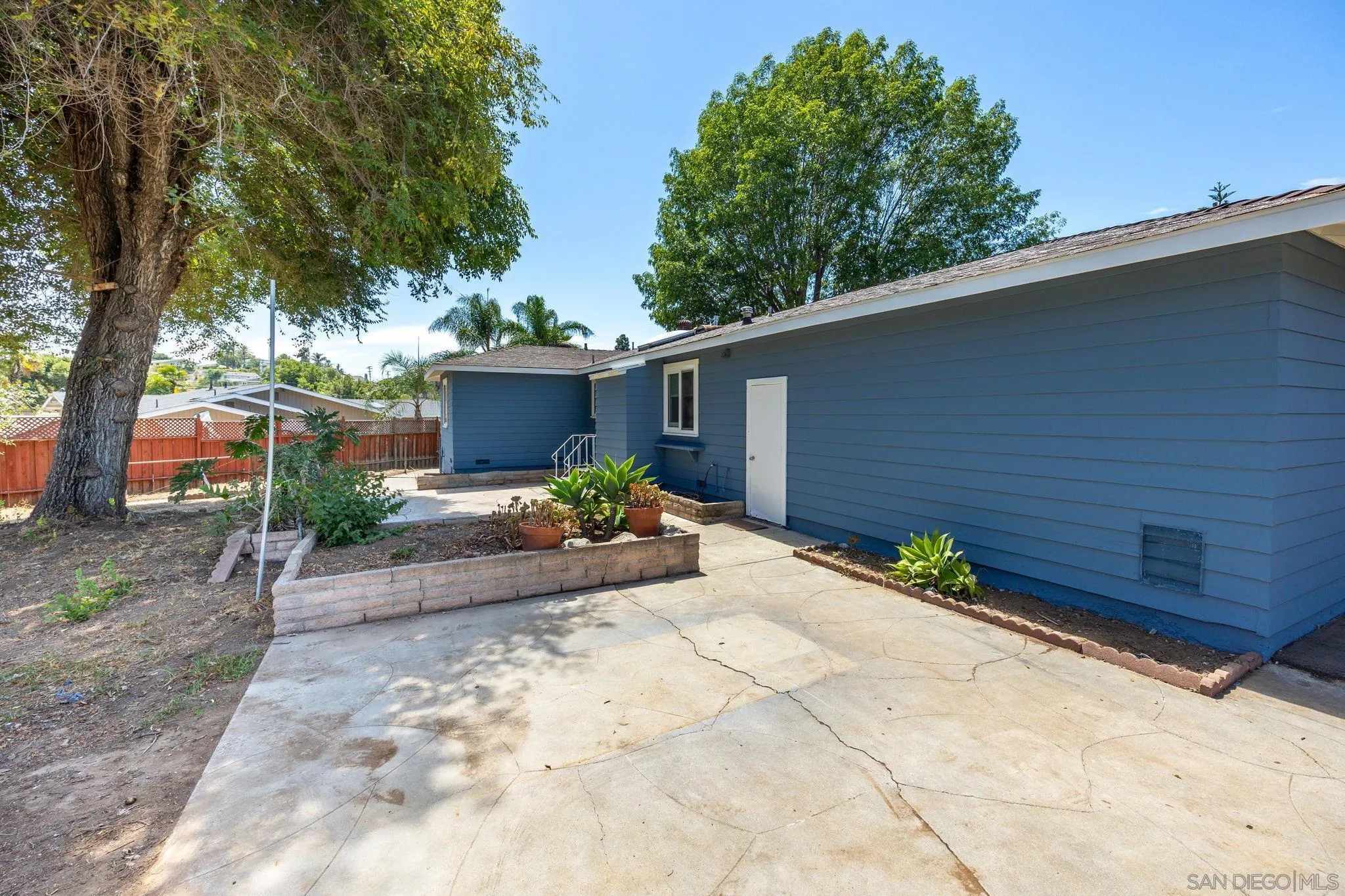 1223 Coventry Road Vista, CA 92084 - Photo 8 of 35 Gallery Image 8