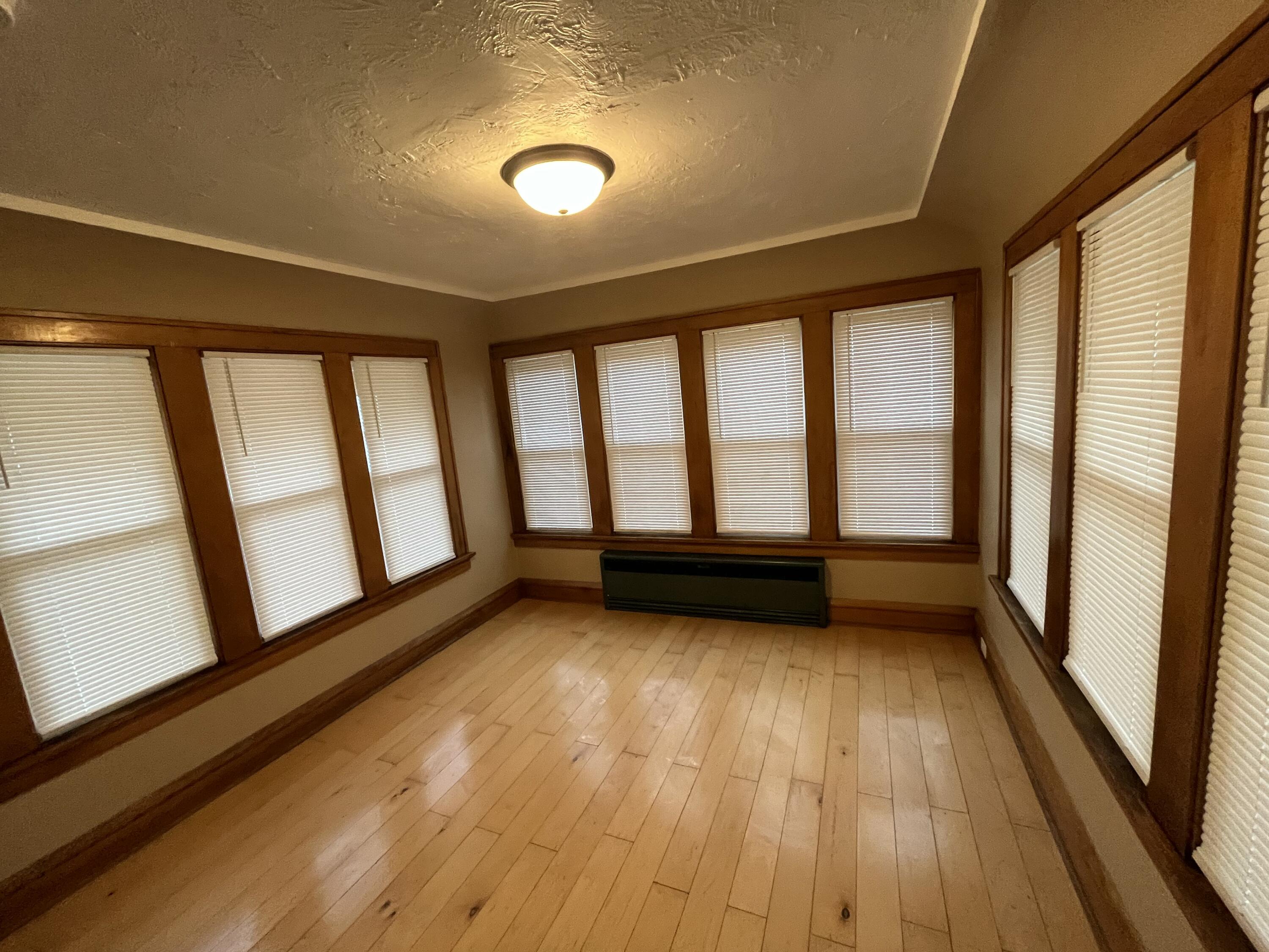 3854 North 19th Street Milwaukee, WI 53206 - Photo 20 of 37 Sunroom