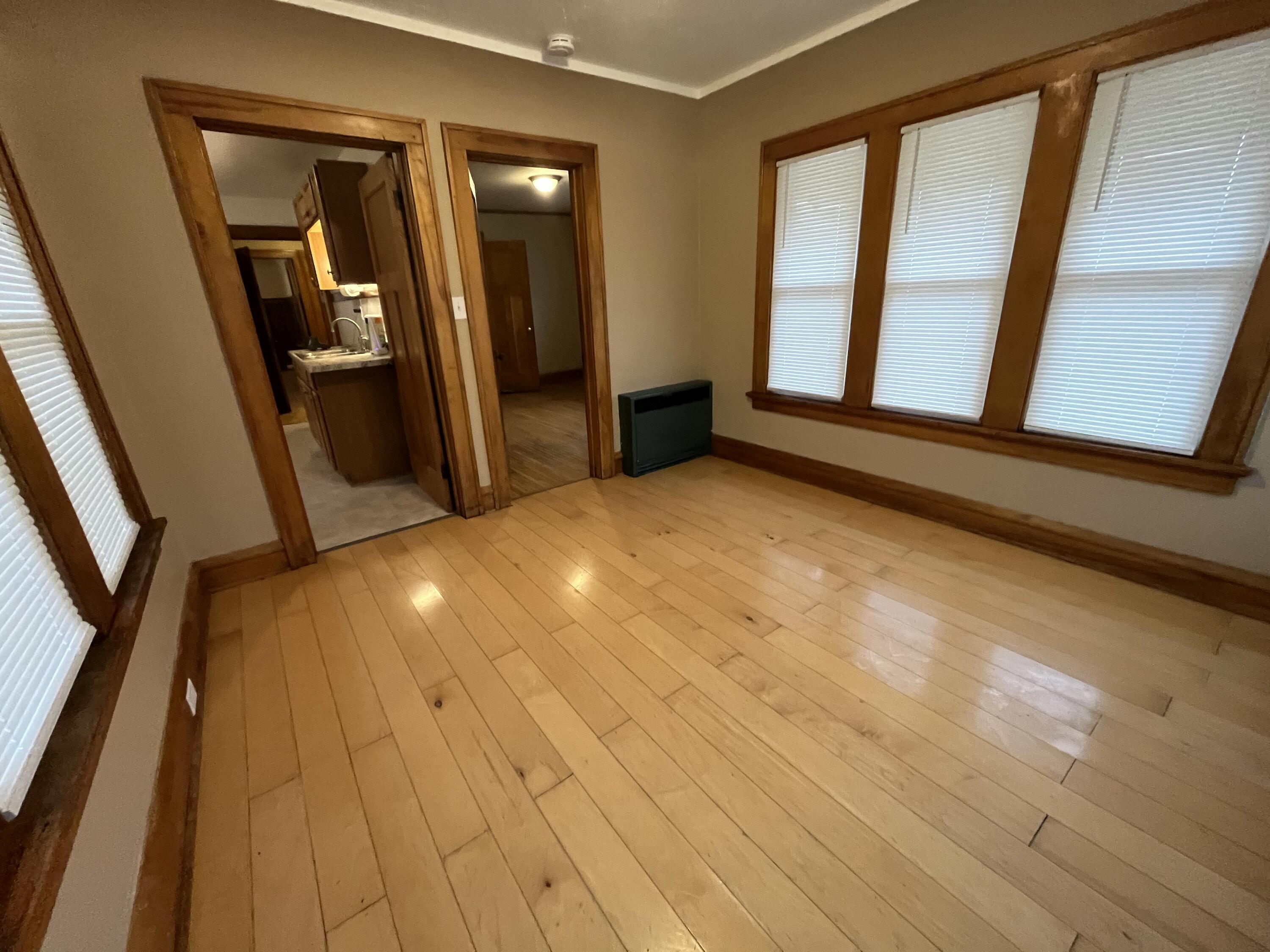 3854 North 19th Street Milwaukee, WI 53206 - Photo 21 of 37 Sunroom