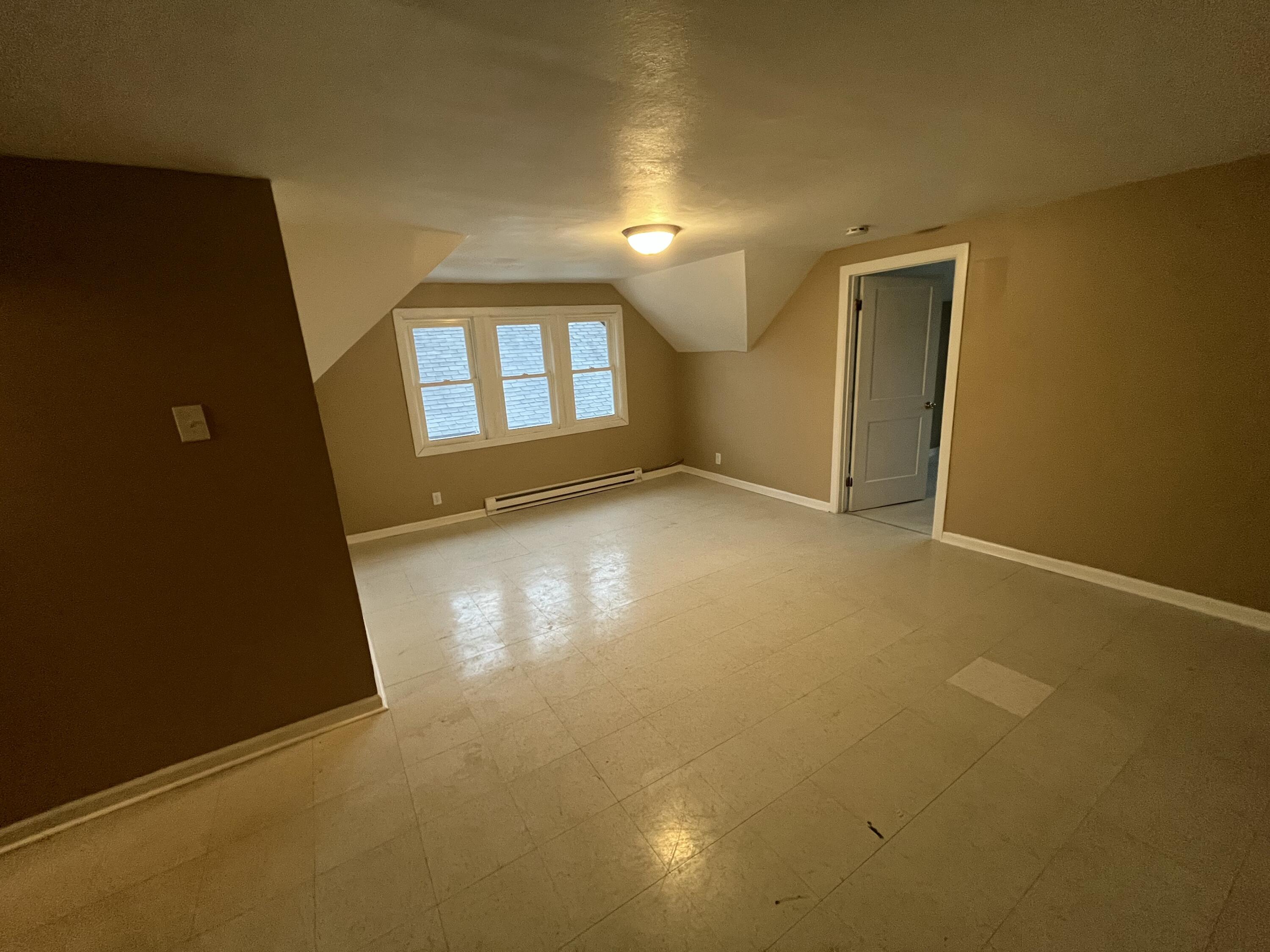 3854 North 19th Street Milwaukee, WI 53206 - Photo 31 of 37 Family Room