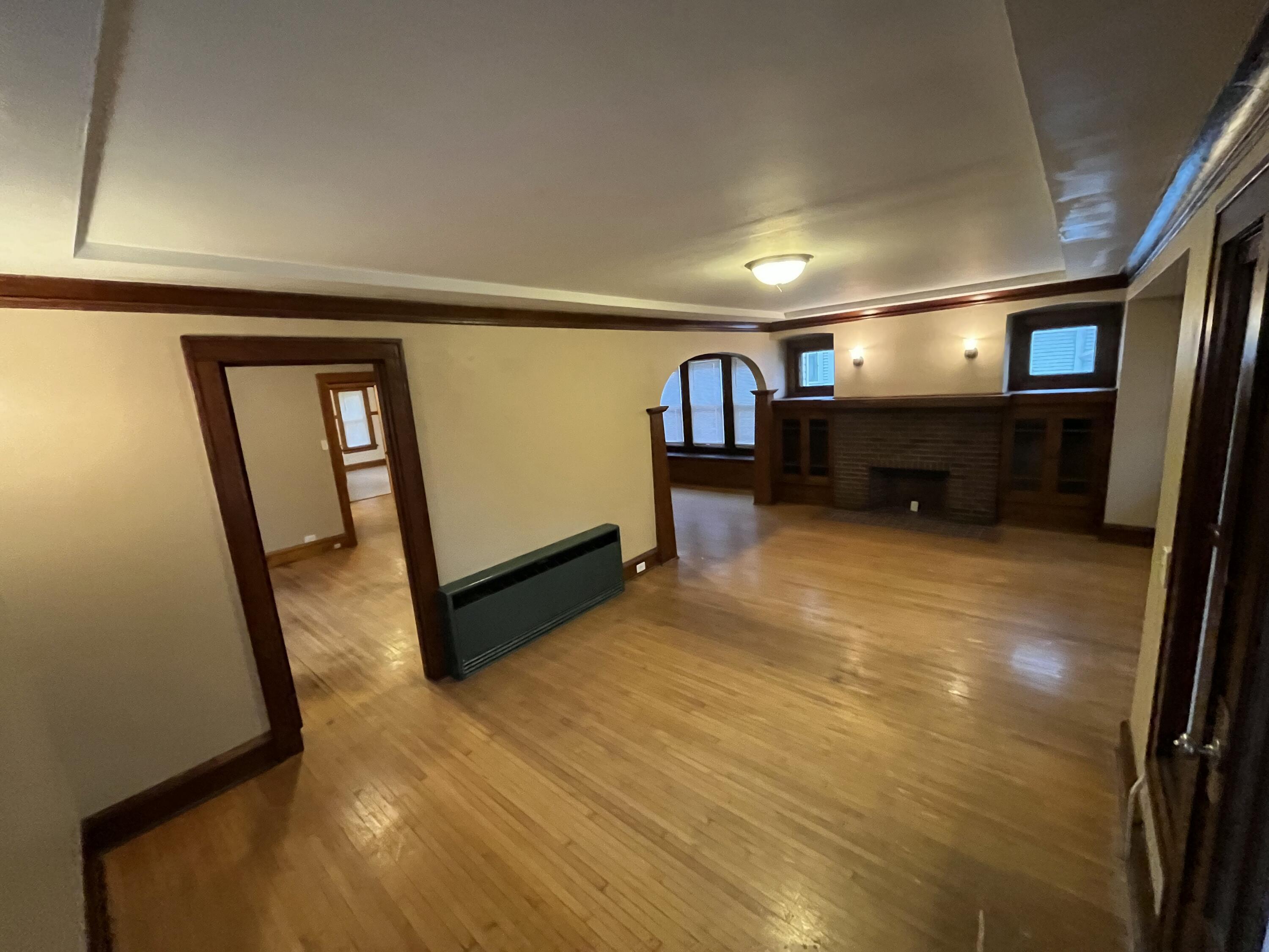 3854 North 19th Street Milwaukee, WI 53206 - Photo 9 of 37 Living Room