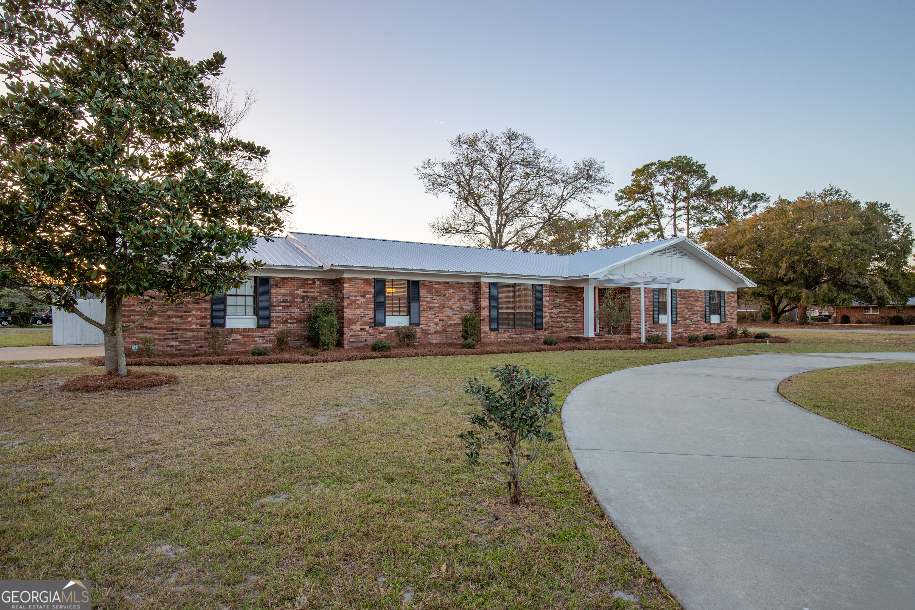 185 Pierce Street Jesup, GA 31545 - Photo 2 of 39