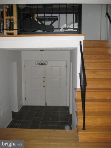 707 Rosier Road Fort Washington, MD 20744 - Photo 5 of 24 Entrance / Foyer