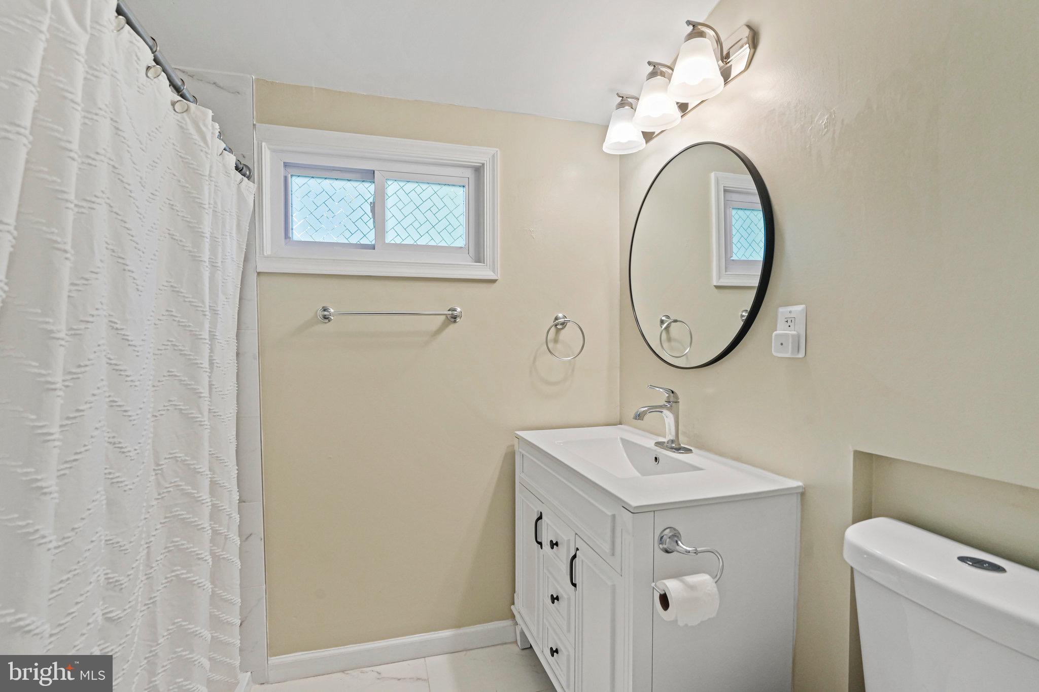 10146 Sutherland Road Silver Spring, MD 20901 - Photo 22 of 43 upper level full bath