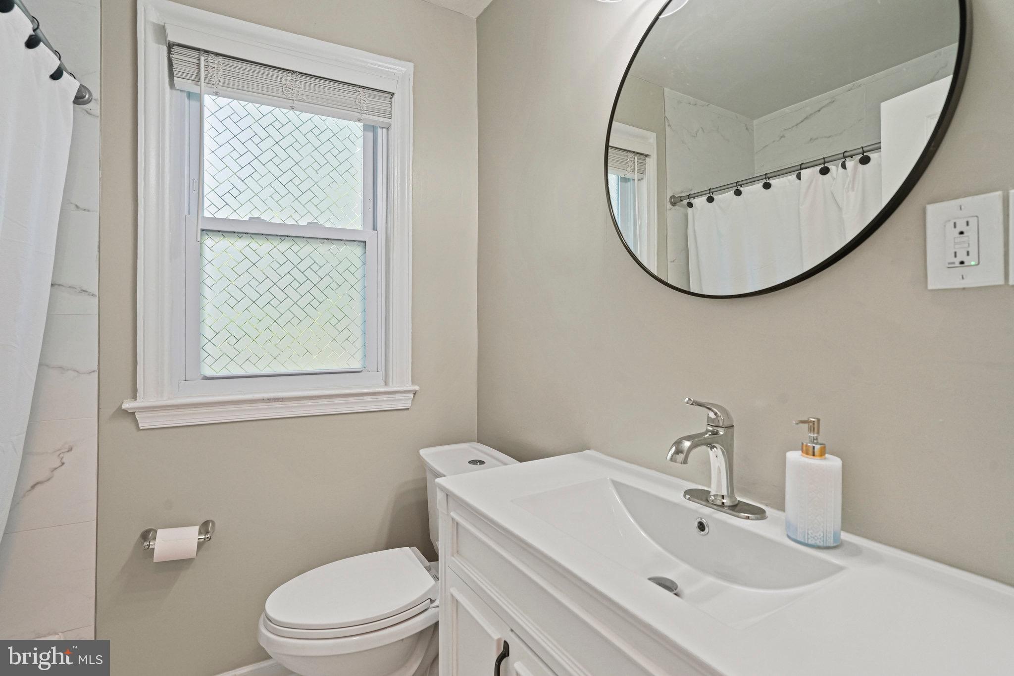 10146 Sutherland Road Silver Spring, MD 20901 - Photo 9 of 43 main floor full bath