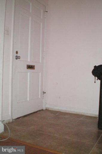 6918 Barton Road Hyattsville, MD 20784 - Photo 12 of 18 Entrance / Foyer