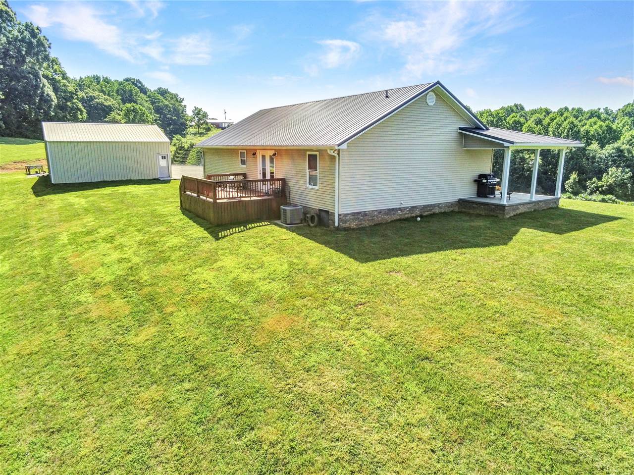 7017 Tompkinsville Road Summer Shade, KY 42166 - Photo 33 of 40 Gallery Image 33