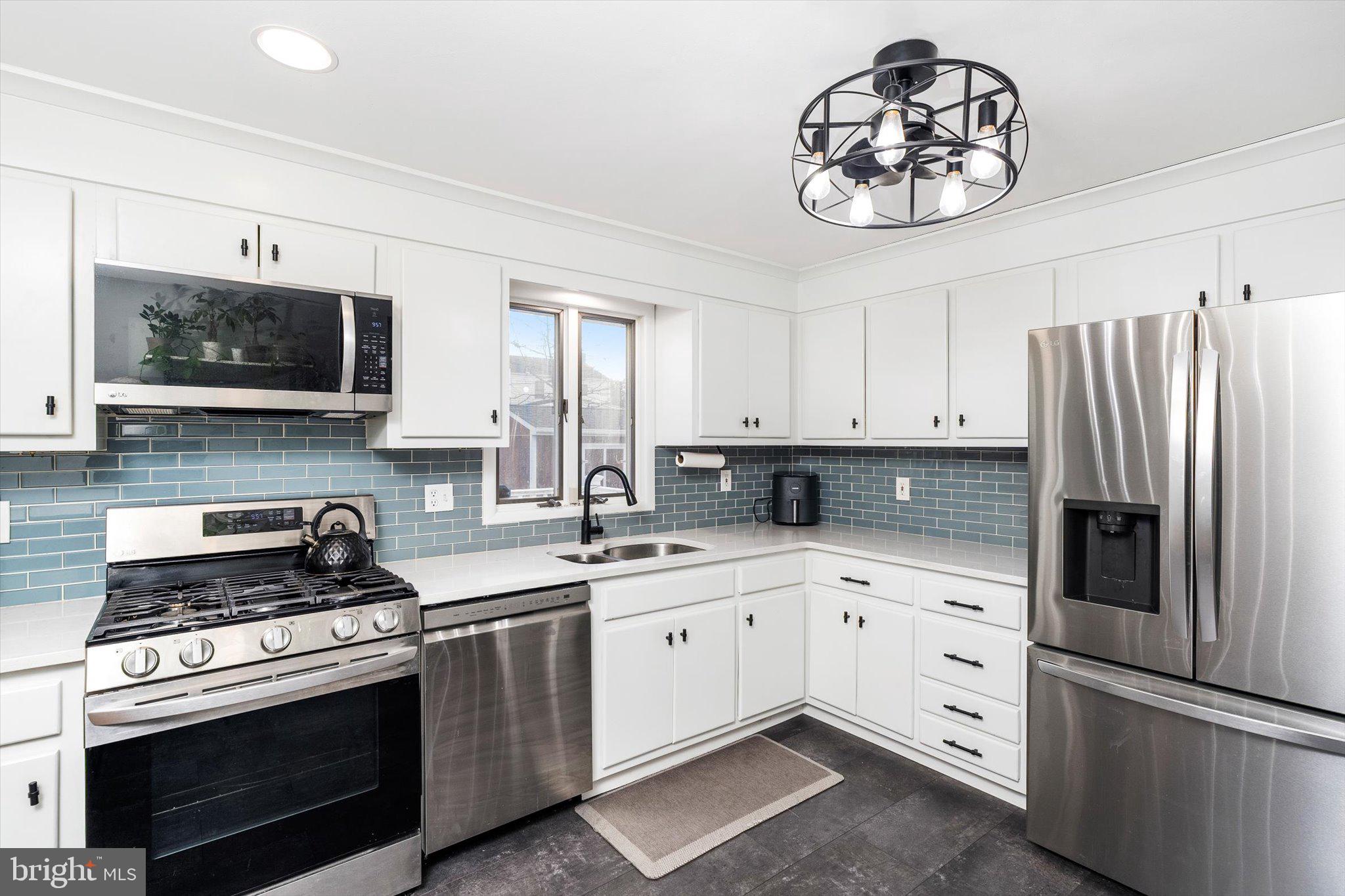 90 Hempstead Road Hamilton, NJ 08610 - Photo 4 of 25 Gallery Image 4