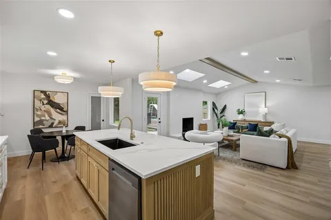 $850,000 | 5 Willow Creek Place, Richardson, TX 75080