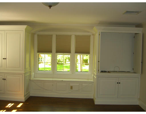 227 Farmington Road Longmeadow, MA 01106 - Photo 11 of 12 Gallery Image 11