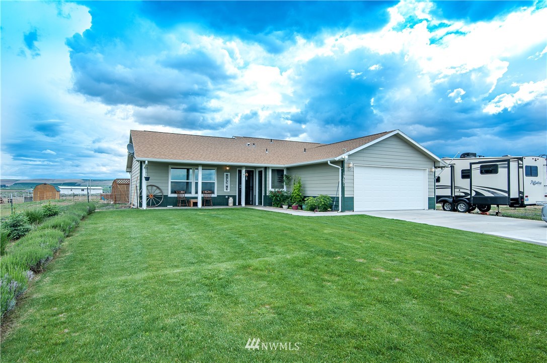 19691 Southwest 2.6 Road Quincy, WA 98848 - Photo 1 of 23 Gallery Image 1