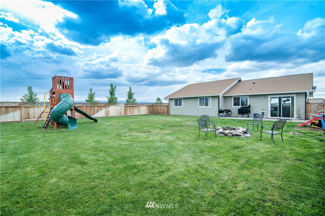 19691 Southwest 2.6 Road Quincy, WA 98848 - Photo 4 of 23 Gallery Image 4