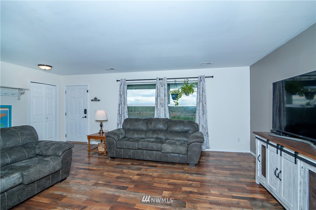 19691 Southwest 2.6 Road Quincy, WA 98848 - Photo 10 of 23 Gallery Image 10