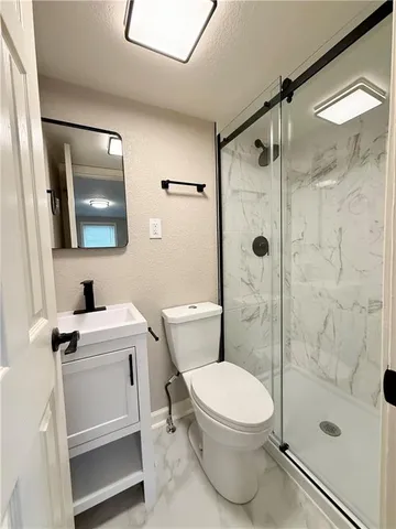 $209,900 | 1410 South Logan Avenue, Independence, MO 64055