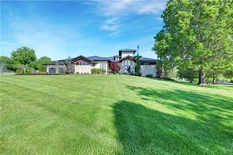 $3,385,000 | 21100 West 105th Street, Olathe, KS 66061
