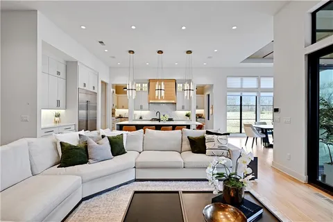 $3,385,000 | 21100 West 105th Street, Olathe, KS 66061