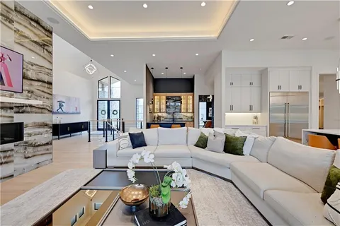$3,385,000 | 21100 West 105th Street, Olathe, KS 66061
