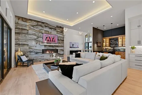 $3,385,000 | 21100 West 105th Street, Olathe, KS 66061