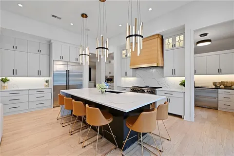 $3,385,000 | 21100 West 105th Street, Olathe, KS 66061