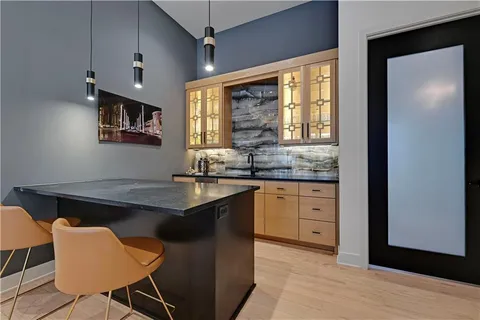 $3,385,000 | 21100 West 105th Street, Olathe, KS 66061