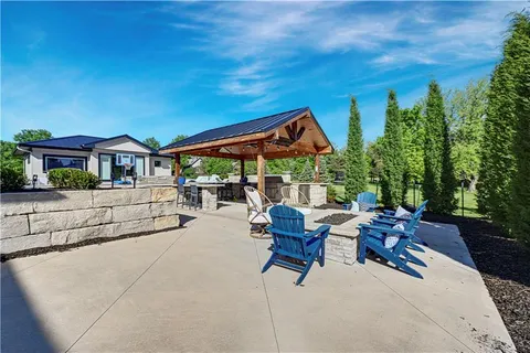 $3,385,000 | 21100 West 105th Street, Olathe, KS 66061