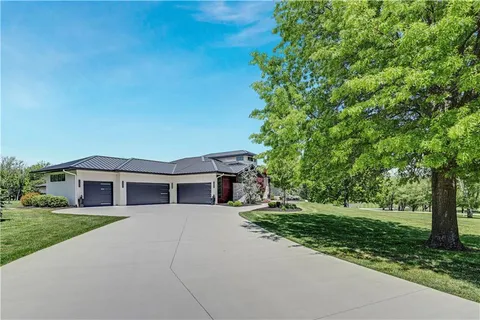 $3,385,000 | 21100 West 105th Street, Olathe, KS 66061
