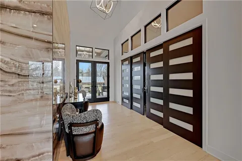 $3,385,000 | 21100 West 105th Street, Olathe, KS 66061