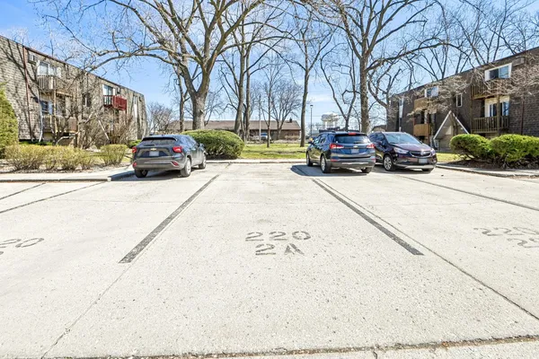 $135,000 | 220 Madison Street, Unit 2A, Joliet, IL 60435